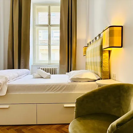 Joy Unirii 4 * 티미쇼아라