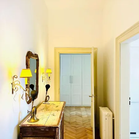 아파트 Joy Unirii 4