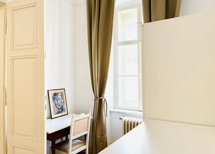 Joy Unirii 4 * 티미쇼아라