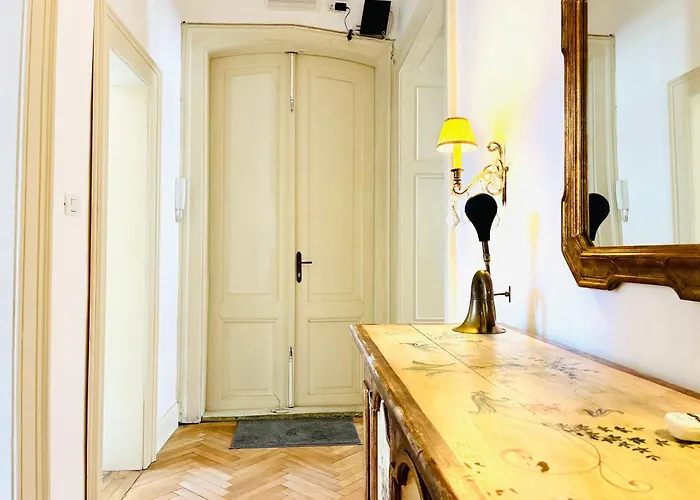 아파트 Joy Unirii 4 *