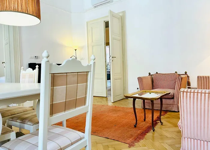 Joy Unirii 4 티미쇼아라