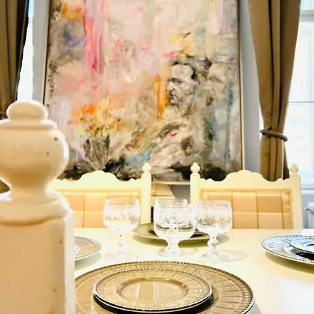 Joy Unirii 4